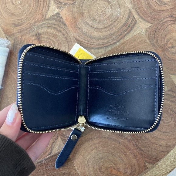 BRAND NEW J.W. Hulme Co Crossbody Purse - Picture 14 of 16